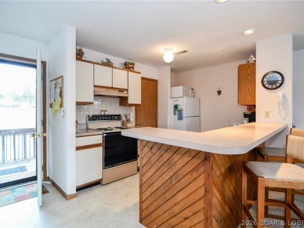 98 Jonathan, Lake Ozark, MO 65049