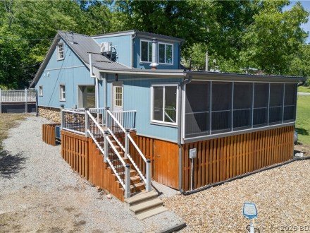 29050 McKenna Villa, Edwards, MO 65326