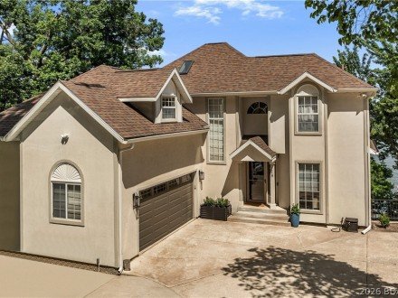 18 Valencia, Lake Ozark, MO 65049