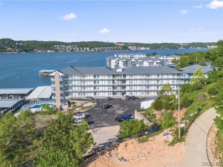 183 Upper Monarch Cove, Lake Ozark, MO 65049