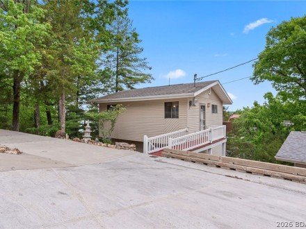 126 Hickory, Lake Ozark, MO 65049