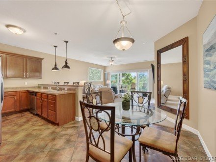 186 Sunset Palms Dr, Camdenton, MO 65079