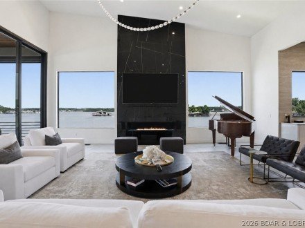 125 Mclaren, Sunrise Beach, MO 65079