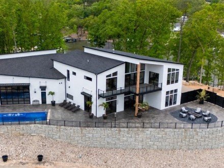 300 Beachnut, Sunrise Beach, MO 65079