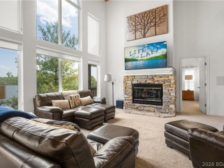17661 Sheldon Point, Gravois Mills, MO 65037