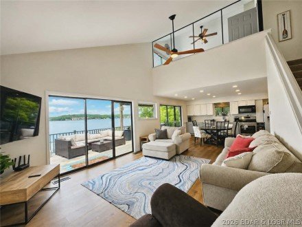 569 Sunrise Acres, Sunrise Beach, MO 65079