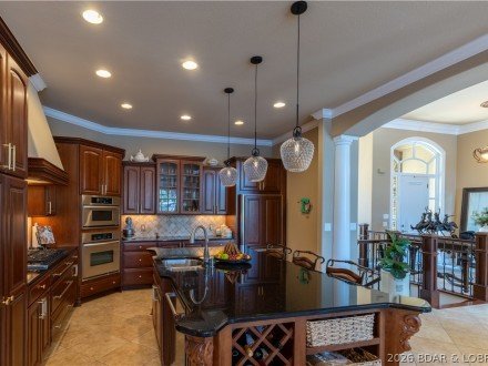 1163 Beacon Pointe, Lake Ozark, MO 65049