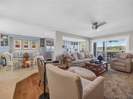 386 Waters Edge Dr 2B (33-2B), Lake Ozark, MO 65049