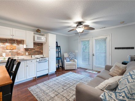 101 Polar Bear, Lake Ozark, MO 65049