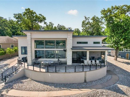 33166 Lakeview, Sunrise Beach, MO 65079