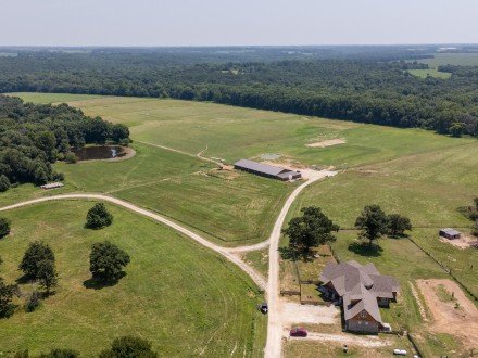 1059 100th, Sheldon, MO 64784