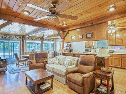 1425 Lick Creek, Edwards, MO 65326