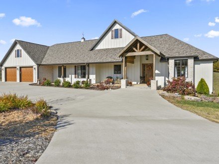 74 Hunters, Galena, MO 65656