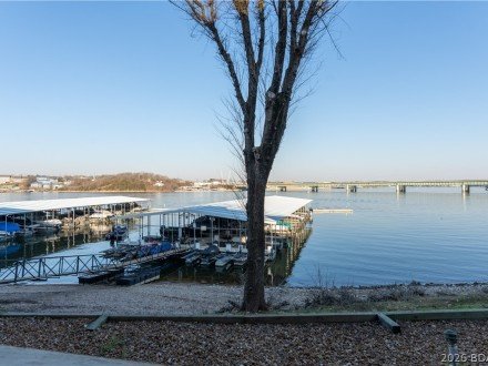 875 Parkside Ln, Osage Beach, MO 65065