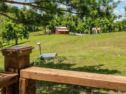 10620 State Highway 76, Cape Fair, MO 65624
