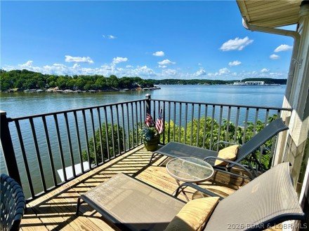 98 Jonathan, Lake Ozark, MO 65049