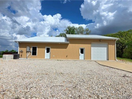 4423 LWS High Point Rd, Stover, MO 65078