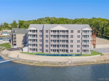 290 Plaza Beach, Camdenton, MO 65020