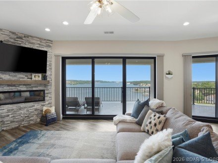 166 Captiva, Sunrise Beach, MO 65079