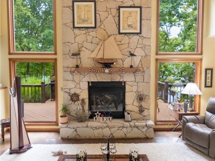 107 Cascade, Four Seasons, MO 65049