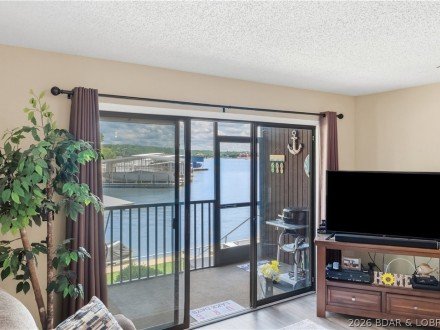 1562 Harbor Point, Osage Beach, MO 65065