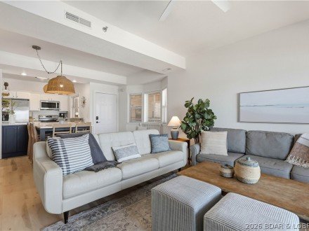 37 Westshore Falls, Lake Ozark, MO 65049