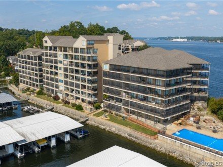110 Falls Point, Lake Ozark, MO 65049