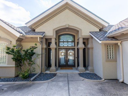 685 Grand View, Sunrise Beach, MO 65079