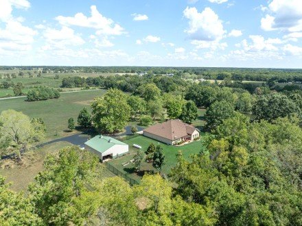 2282 Farm Road 227, Strafford, MO 65757