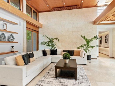 4498 Pahoa Avenue Kahala, HI 96816