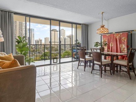 2444 Hihiwai St #1006 Kapiolani, HI 96826