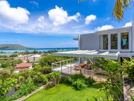 5864-F Kalanianaole Hwy. Aina Haina-Kuliouou, HI 96821