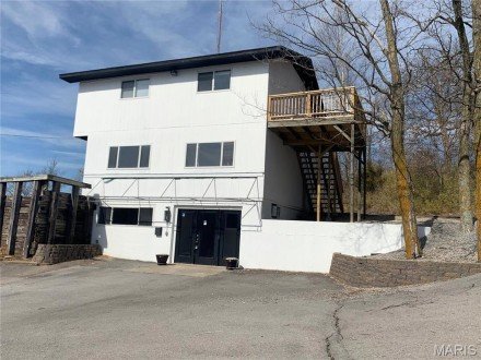 4012 E Jackson Boulevard