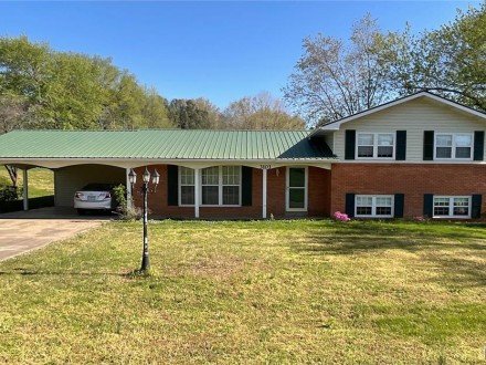 3103 Bloomfield Road