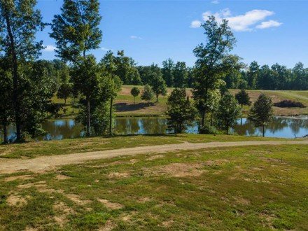 211 Wagon Wheel (Lots 143-144, 179-180) Drive