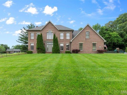 807 Caribou Court