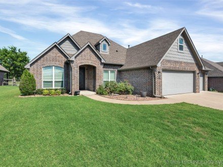 3915 S 15th Place, Broken Arrow, OK 74011