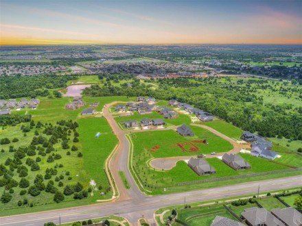 15501 Bergman Circle, Edmond, OK 73013