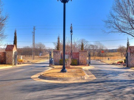 14482 S Vandalia Avenue, Bixby, OK 74008