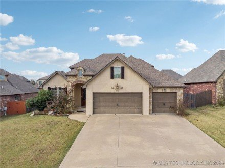 1312 S Desert Palm Lane, Broken Arrow, OK 74012