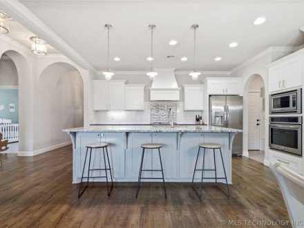 222 W 128th Place S, Jenks, OK 74008