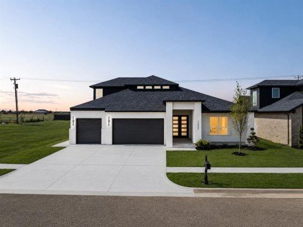 15437 Capri Lane, Edmond, OK 73013