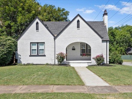 1204 S Columbia Avenue, Tulsa, OK 74104