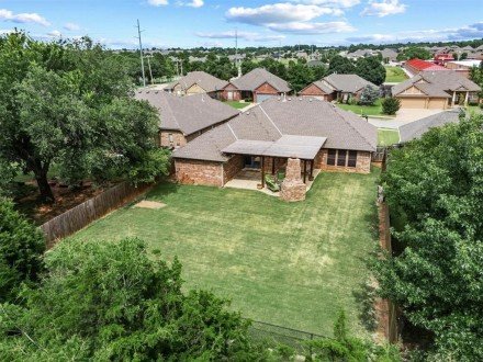 19213 Canyon Creek Place, Edmond, OK 73012