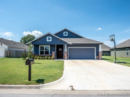 6188 S 320th East Avenue, Broken Arrow, OK 74014